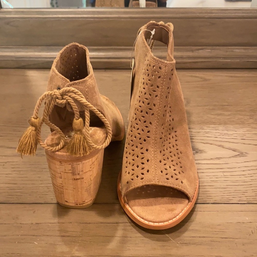 COPY - Toms heels